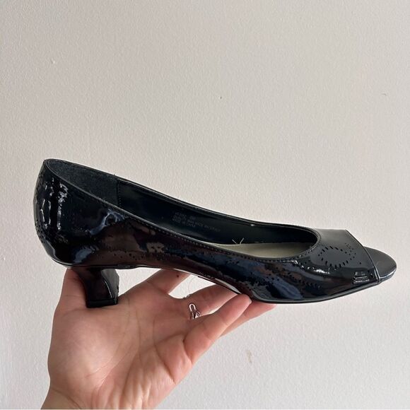 Adorable vintage black kitten ballerina heels - Picture 1 of 9
